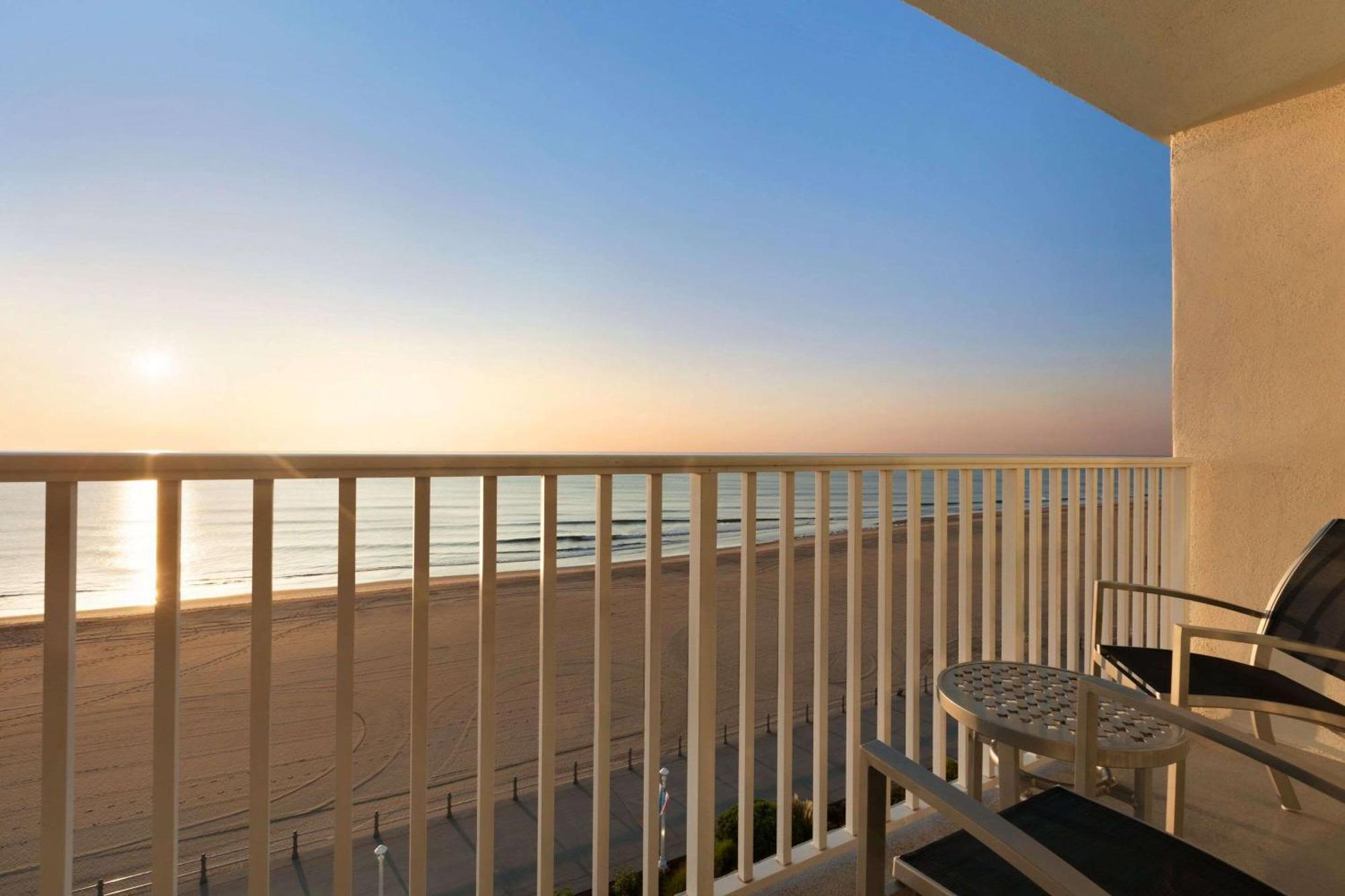Surfbreak Virginia Beach Oceanfront, Ascend Hotel Collection Экстерьер фото